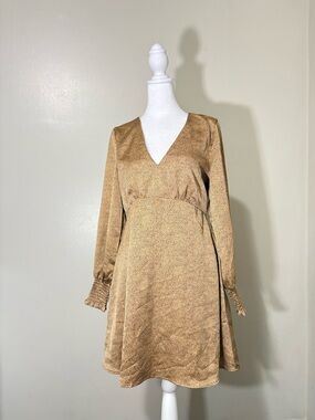Elegant Gold Long-Sleeve Dress